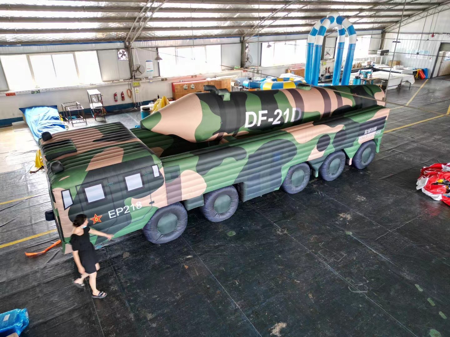 华宁双塔充气导弹发射车：迅速部署，迅速发射